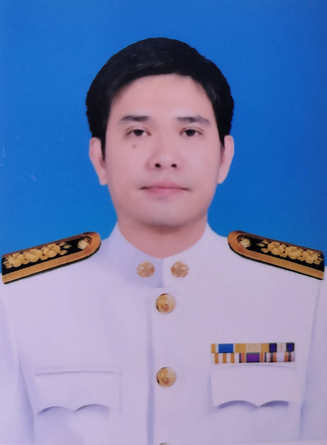 นายพิชิตพล กลีบทอง